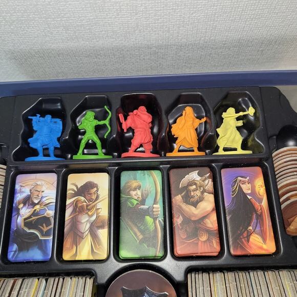 Guardians Call - Bluffing and Deduction Game - Skybound Games - Picture 5 of 5